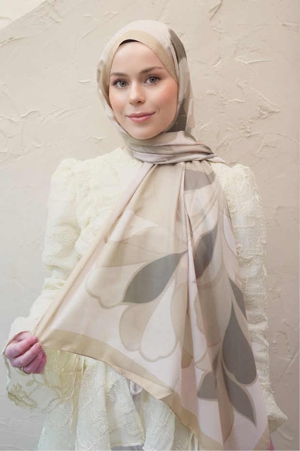 Magnolia Pattern Voile Soft Shawl
