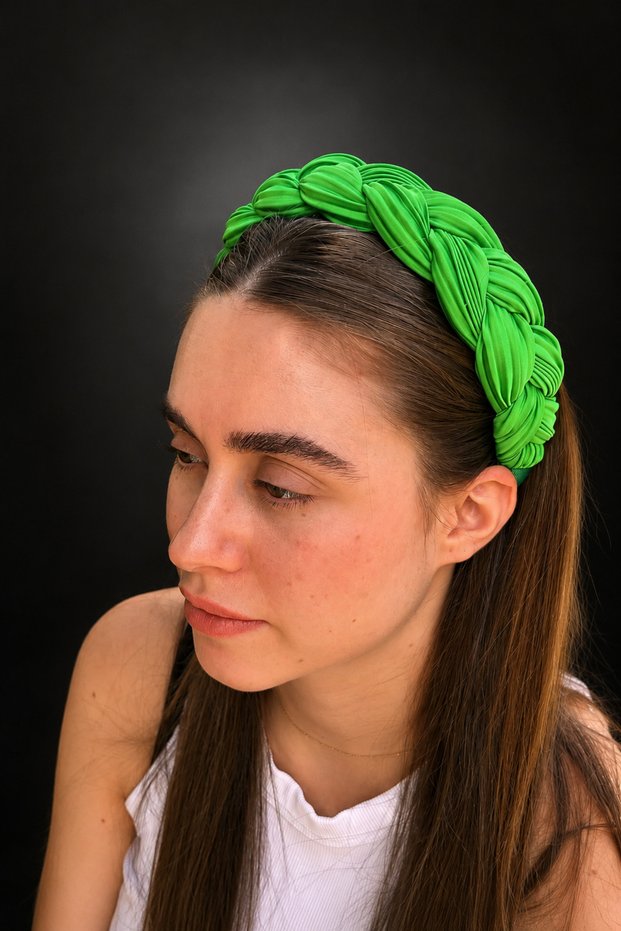 Bym494-1 Women's Vibrant Green Pleated Knitted Fabric Wide Hair Crown for Daily Use