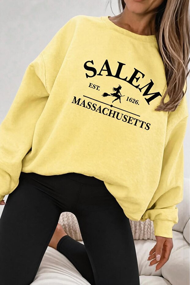 Bs Salem Massachusetts Front Printed Women's Oversize Crew Neck Sweatshirt