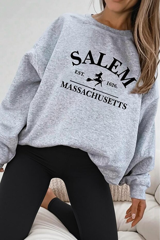 Bs Salem Massachusetts Front Printed Women's Oversize Crew Neck Sweatshirt