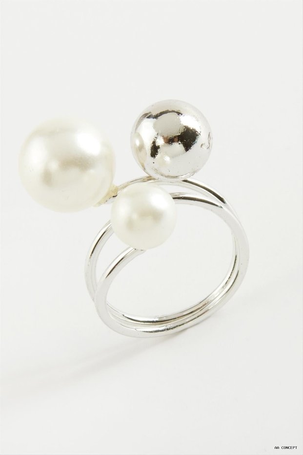 CONCEPTA Round Pearl Metal Ring (210840) Silver Color