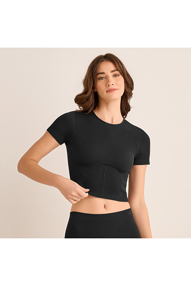 SEAMFREE RIBBED HIGH NECK SHORT SLEEVED TOP