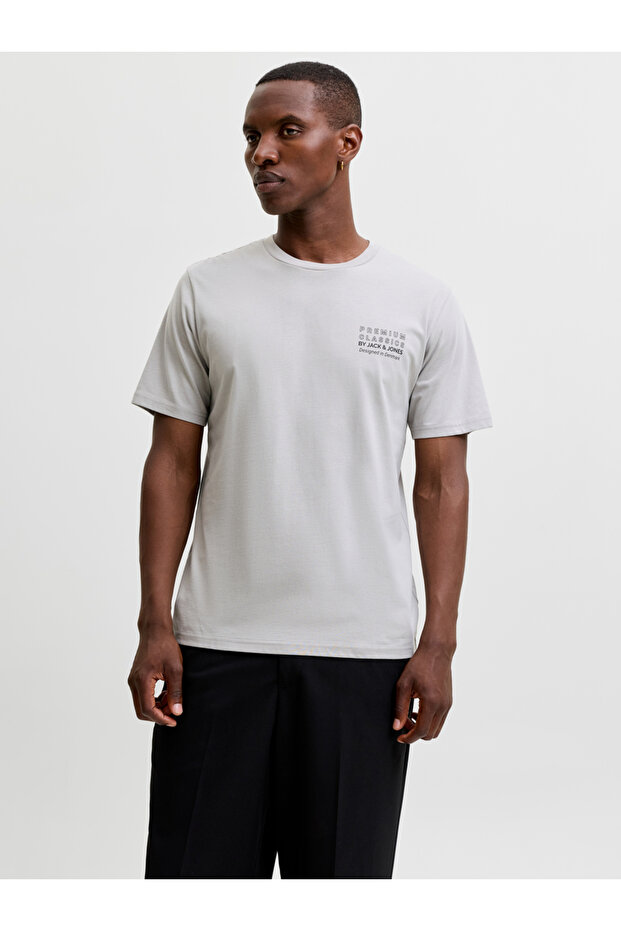 تي شيرت برقبة دائرية وطباعة نصية باللون الرمادي