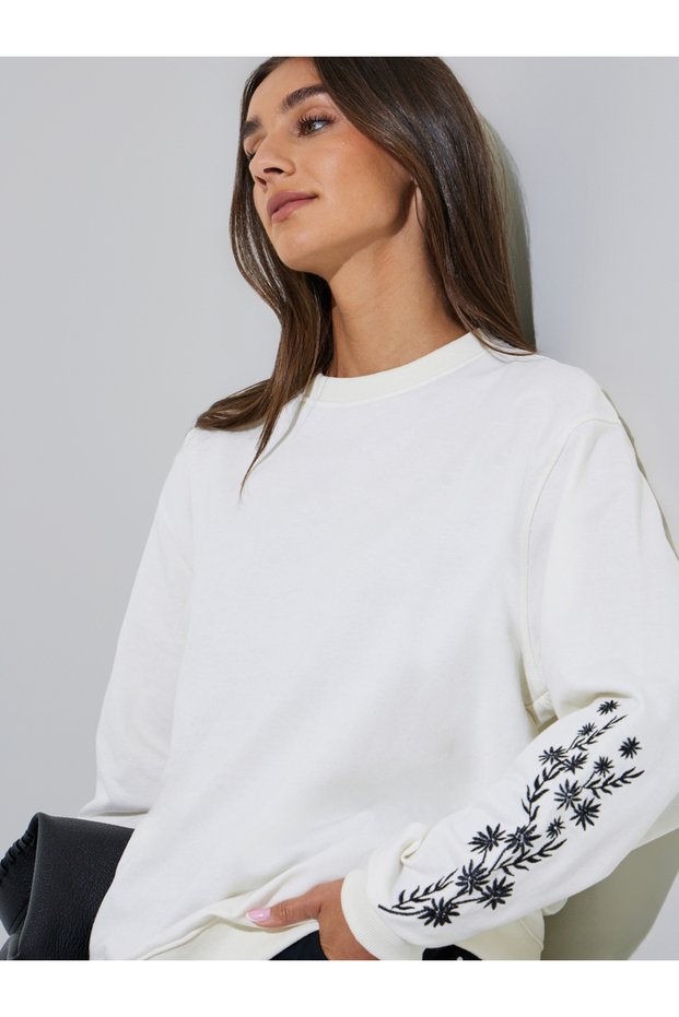 Off White Embroidered Regular Fit Sweatshirt