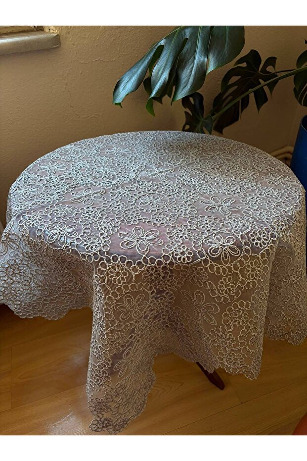 Fiskos Tablecloth Tulle Guipure Dowry Box