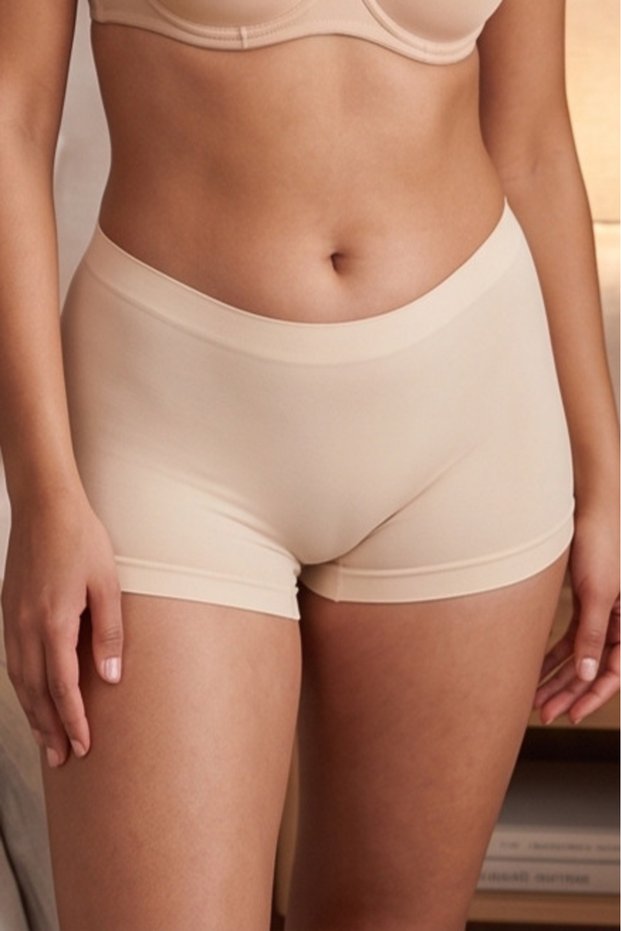 Non-Marking, Skin-Colored Women's Underwear That Can Be Worn under Clothing.