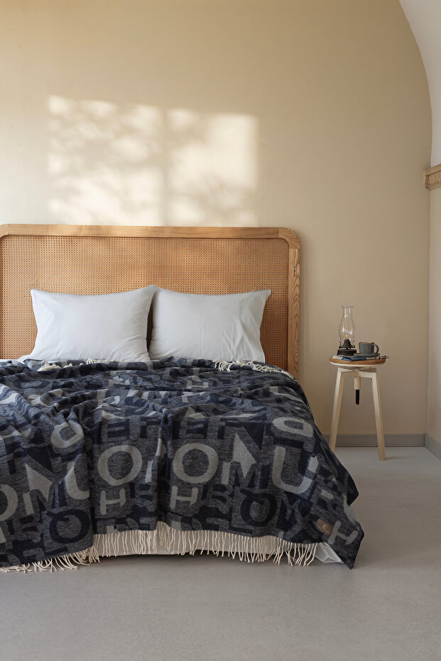 Muna Double Jacquard Blanket & Sheet Set Navy Blue
