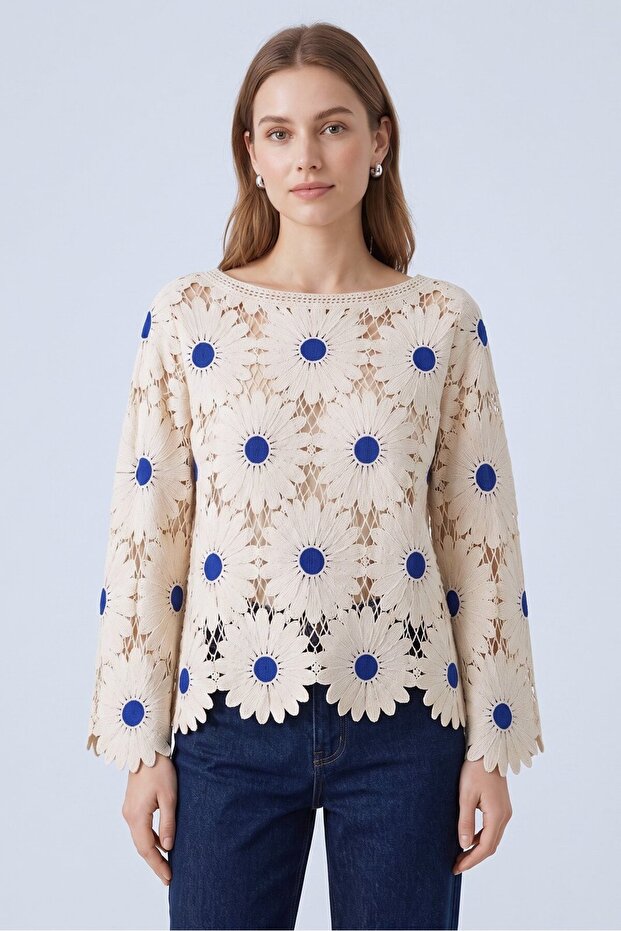 Blue Embroidery Detailed Daisy Motif Knitted Blouse