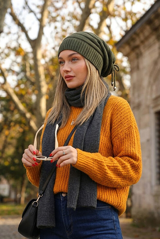 Women's Drawstring Backless Loose Knitwear Beanie - Flowy Winter Beanie