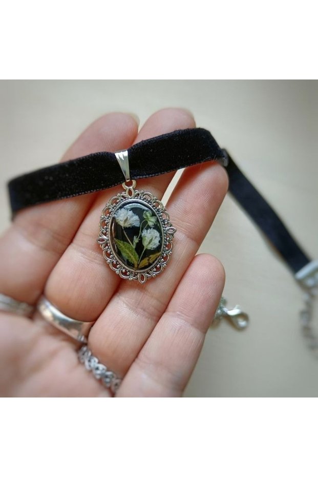 YB9101-1 1pcs Retro Gothic Carved Oval Flower Pendant Necklace Suitable for Women's Daily Wear Banqu