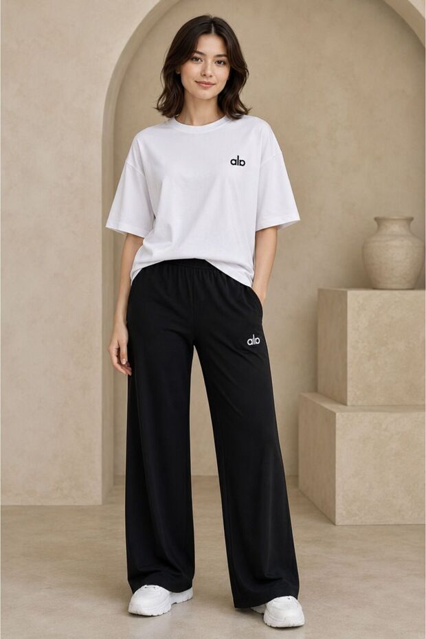 Women's Oversize T-Shirt and Wide-Leg Pants Two-Piece Set