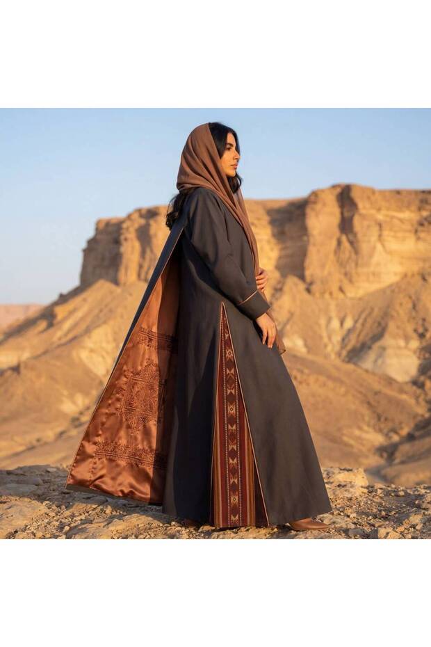 عبايه سدو مطرزه