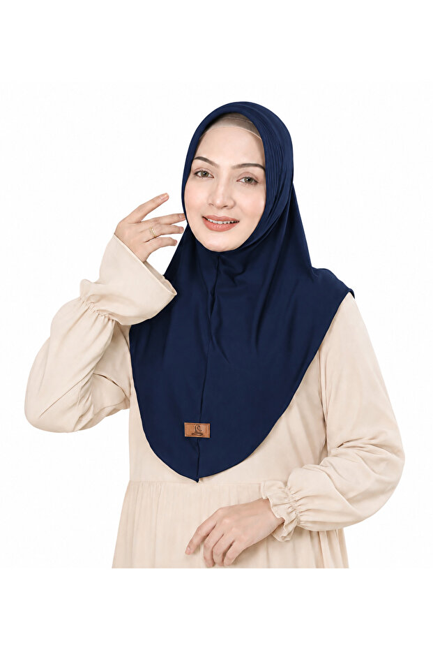Elegant Plain Hijab for Women – Modest Islamic Headscarf