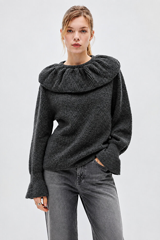 Women's Baby Ruffle Collar Long Sleeve Knit Sweater