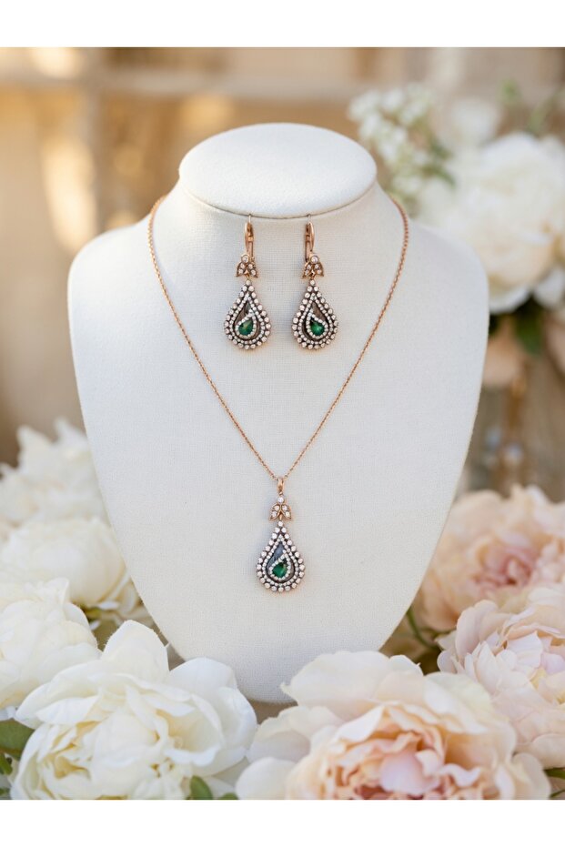 Zircon Stone Water Drop Figured Necklace and Earring Set Authentic Design