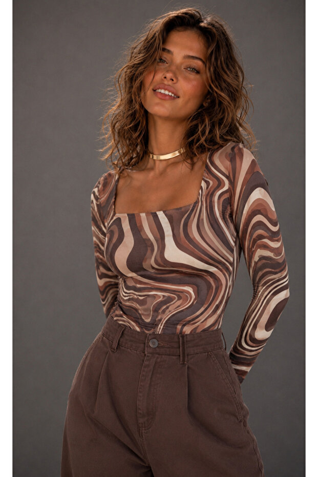 Women's Coffee-White Patterned Square Collar Blouse Be510