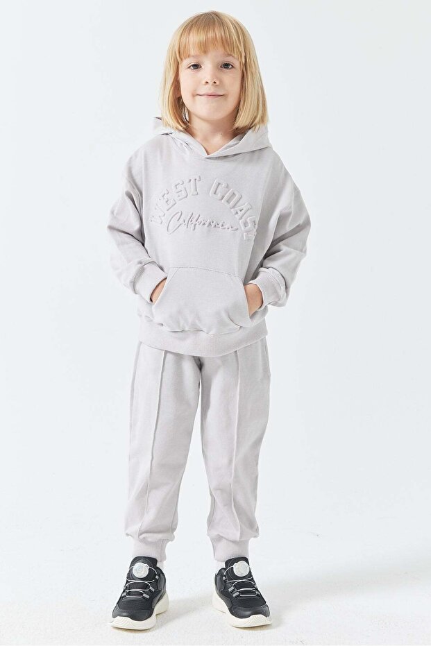 Boy's embossed print 2-piece set
