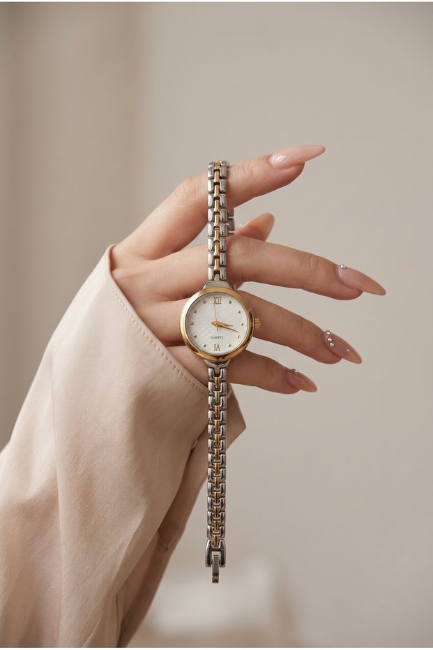 Pinterest women's steel watch minimal gold & silver mix color vintage | old money luxury elegant chic women's wristwatch | premium steel women's watch 2026