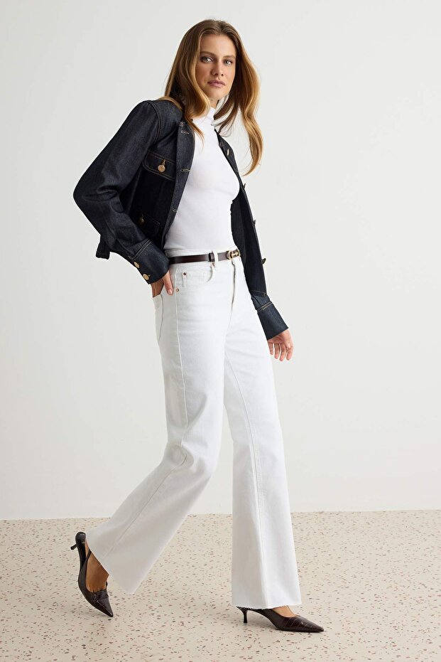 Beyaz Yüksek Bel Comfort Paçası Kesikli Wide Leg Palazzo Jeans TWOAW26JE00081