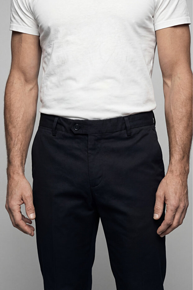 Black Cotton Pocketed Pleatless Sports Trousers