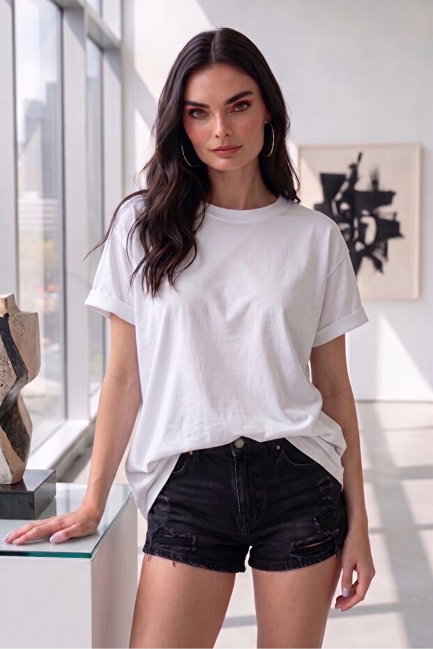 White Oversize Women's T-shirt - Wide Fit