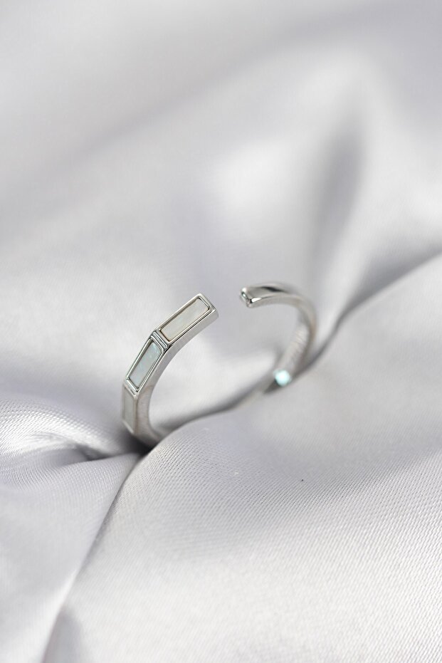 Silver Color Pearlescent Bar Model Women's Ring