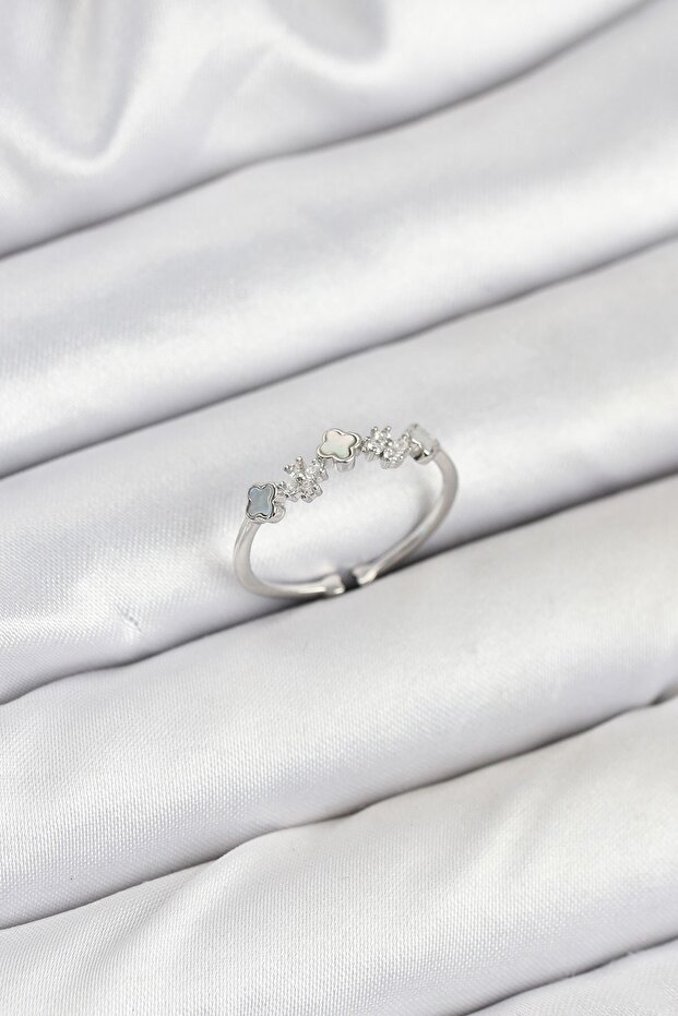 Brass Silver Color Minimal Clover Detailed Women's Ring