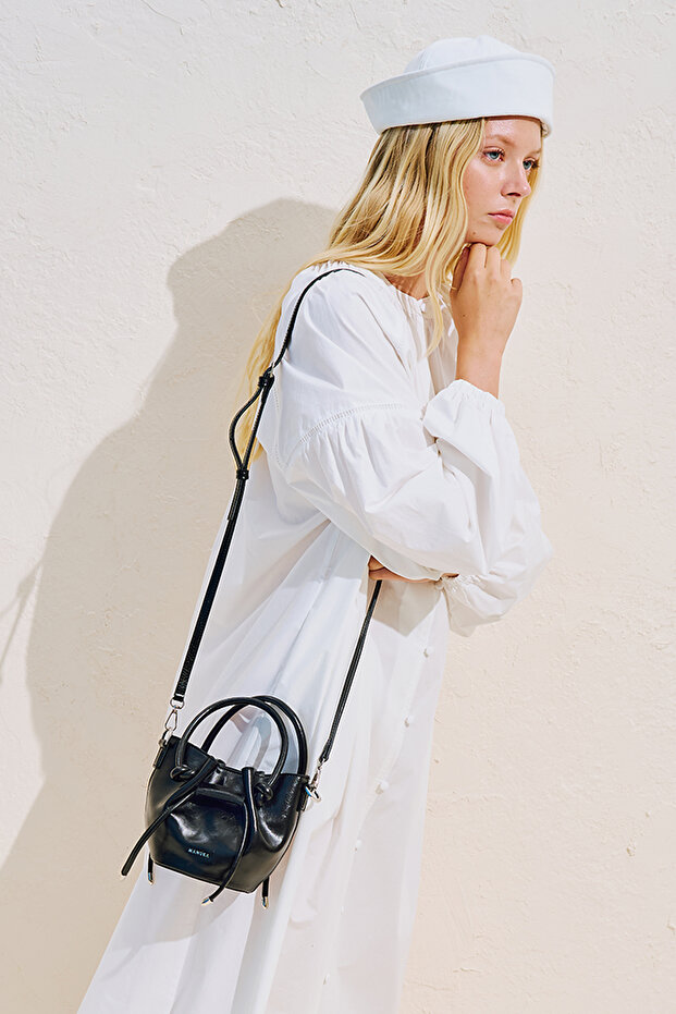 Amoree Knot Handle Bag Black