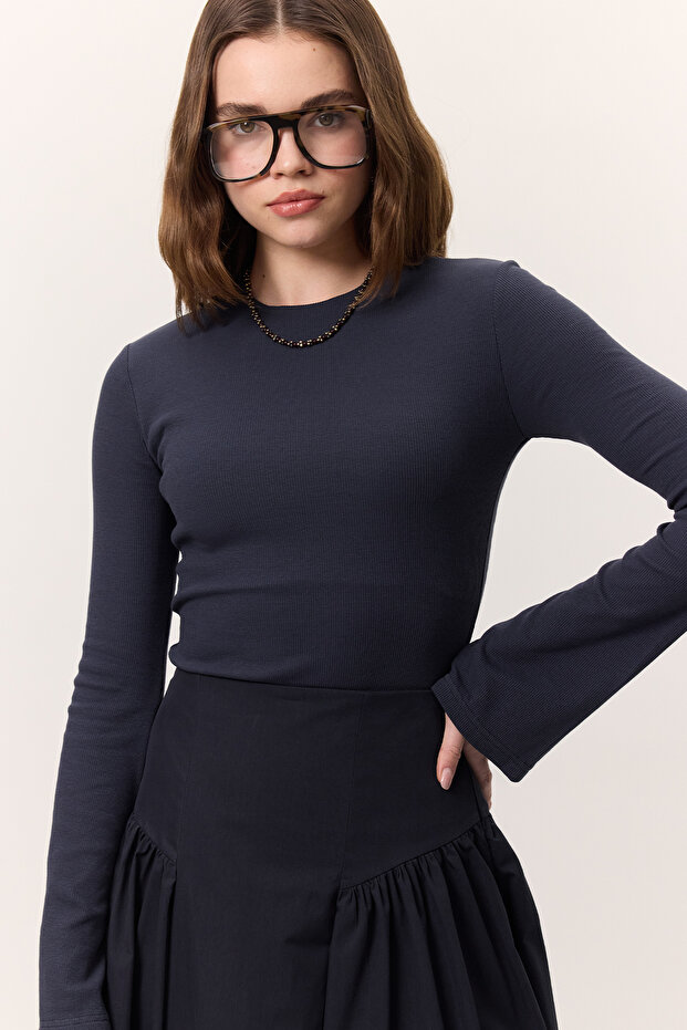 Evaze Sleeve Body Navy Blue
