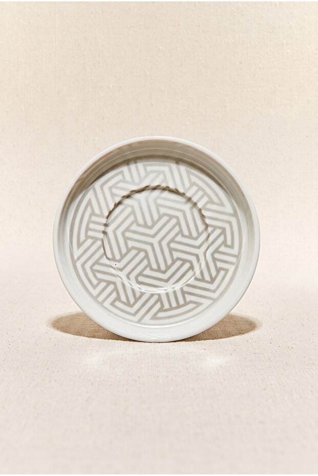 Geometric porcelain tea plate silver