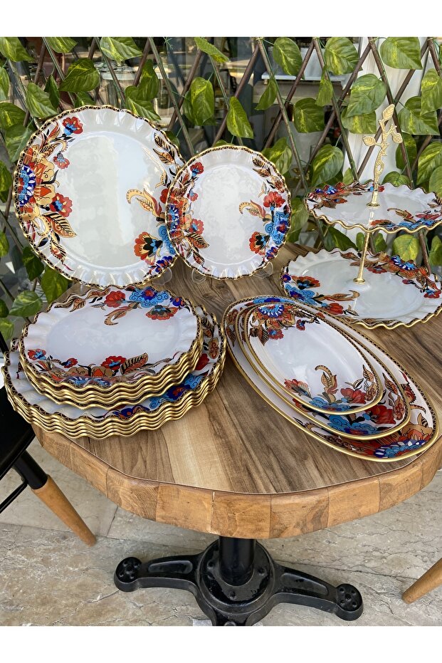 Breakfast Set 17 Pieces Gold White Flower