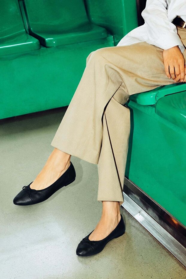 Black Classic Ballet Flats 25576