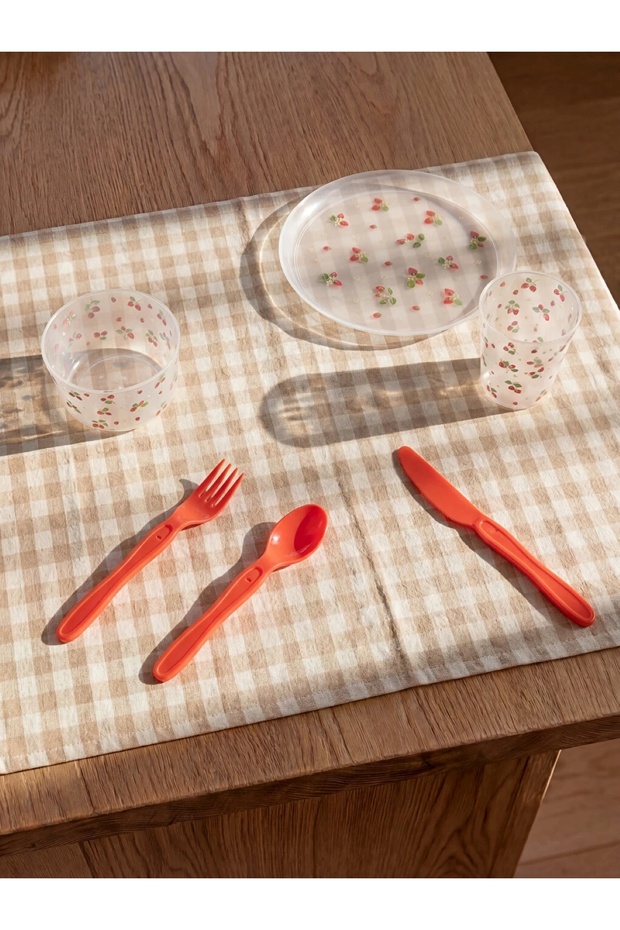 Strawberry Patterned Plastic Picnic Set