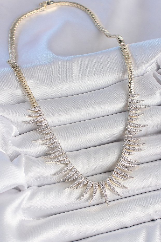 Pointed Prestige Necklace with Golden Brass Zircon for Elegant Woman