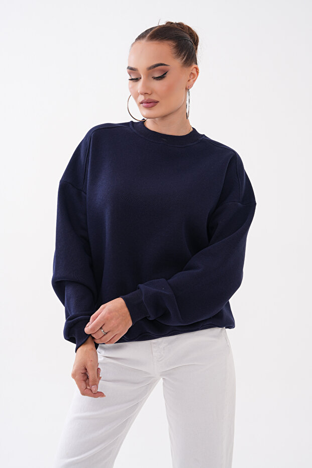 Basic Three-Yarn Sweat with Shoulder Detail