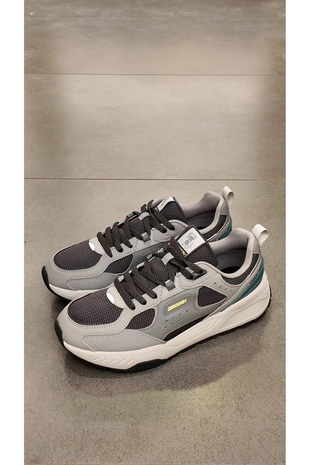 043254410 men's sports shoes