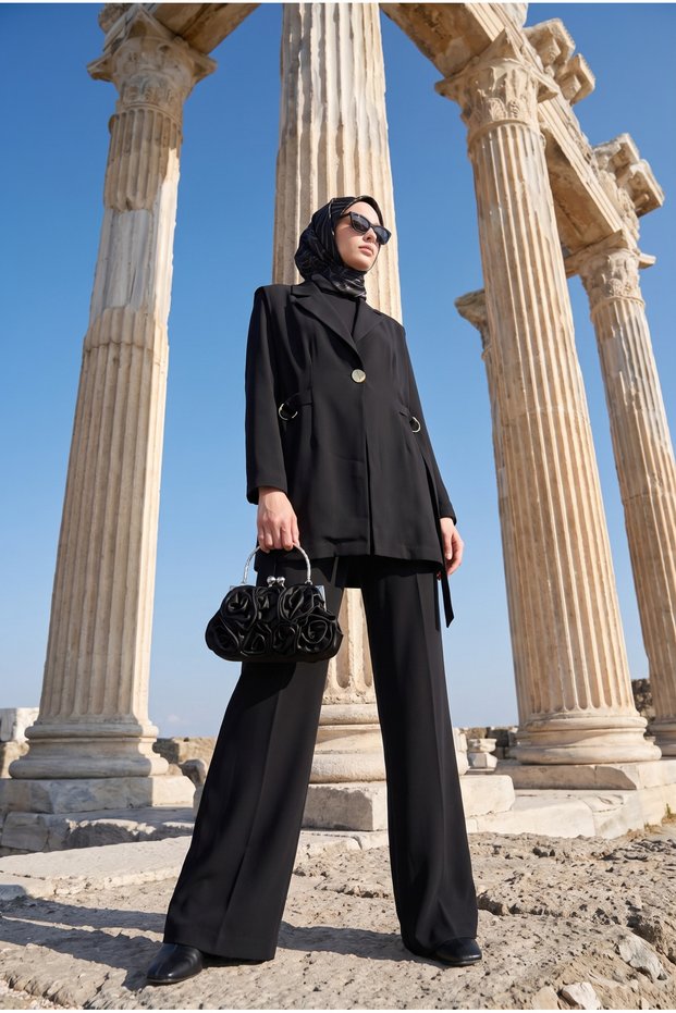 Classic Collar Accessory Detailed Long Jacket Wide Leg Pants Three-Piece Set Black 26Ka630