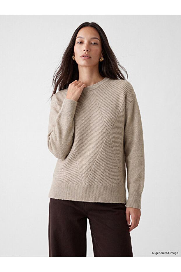 Diamond Patterned Women's Knit Sweater