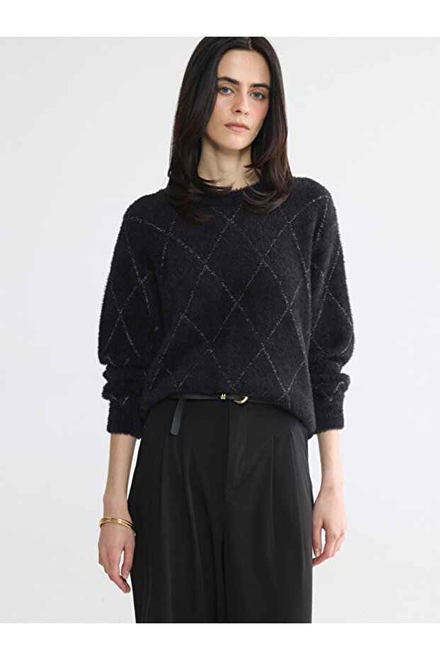Diamond Patterned Women's Knit Sweater