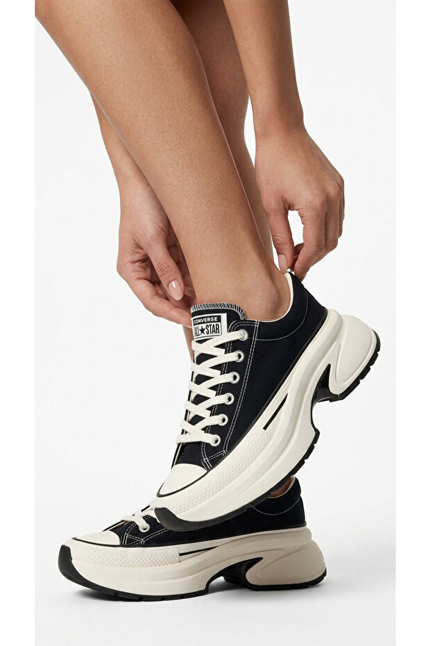 Run Star Crush Women's Sneakers High Thick Sole Canvas Sneaker Lace-Up Comfortable Daily Walking Model Shna18465C.001