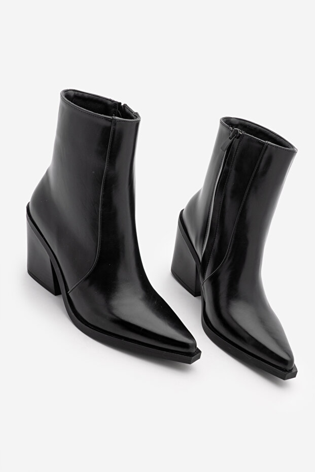 Women's Zippered Thick Heeled Pointed Toe Daily Boots Rigena Black