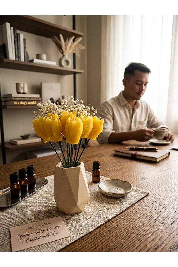 Tulip Bouquet (Vase Included)