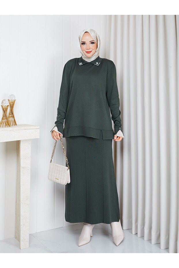 Knitwear Collar and Stone-Embellished Skirt Two-Piece Set Khaki