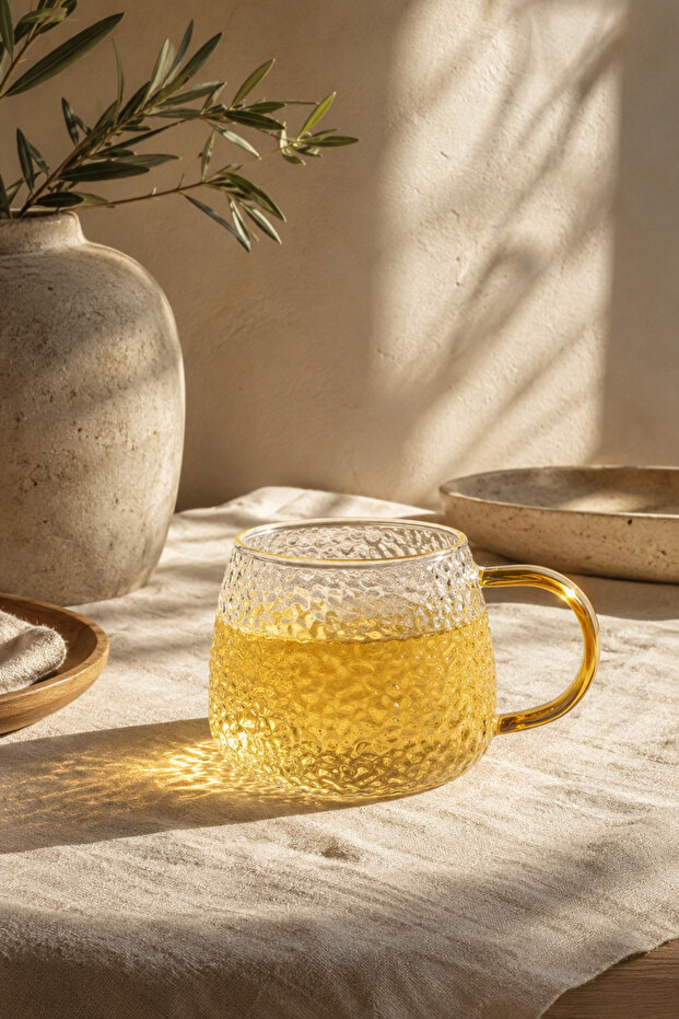 Heat Resistant Glass Coffee and Tea Cup with Gold Handle 350 ml – Stylish Presentation Cup