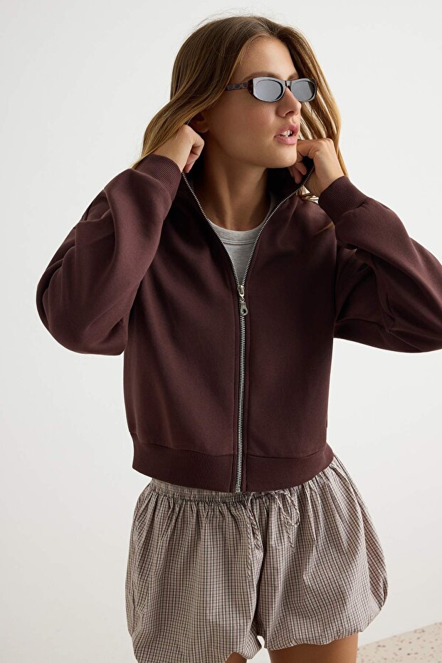 Kahverengi Kalın İçi Polarlı Fermuarlı Dik Yaka Regular Kalıp Örme Hırka/Sweatshirt TWOAW27SW00059