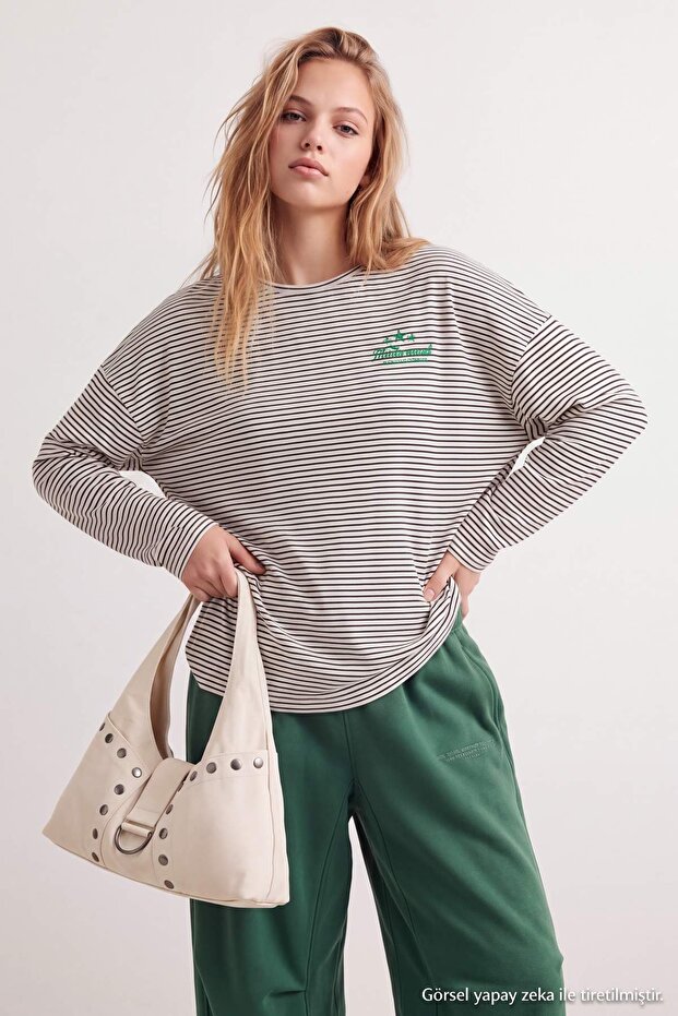 Lacivert Çizgili Slogan Baskılı Oversize/Geniş Kesim Pamuklu Örme T-Shirt TWOAW27TS00057