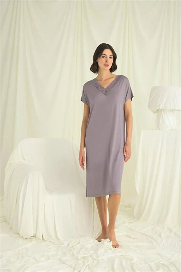 Short Sleeve Nightgown with Lace Collar