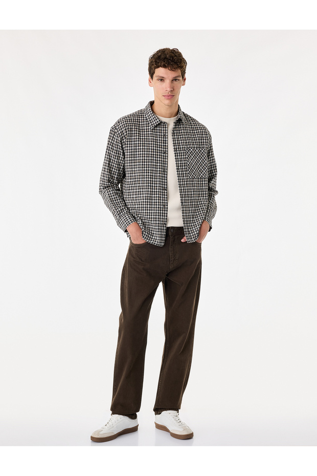 Comfortable Fit Classic Collar Long Sleeve Plaid Lumberjack Shirt with Pockets