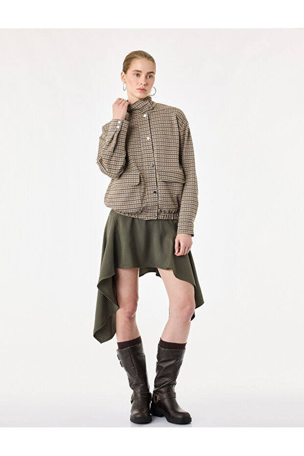 Zippered Pocket Detailed Buttoned Stand Collar Long Sleeve Plaid Jacket
