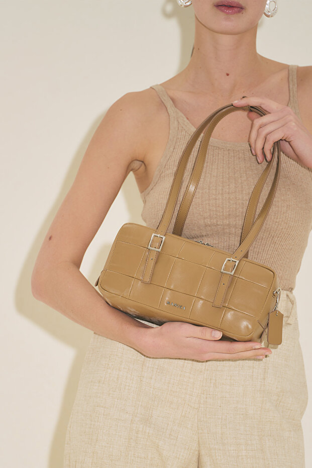 Raina Baguette Bag Camel